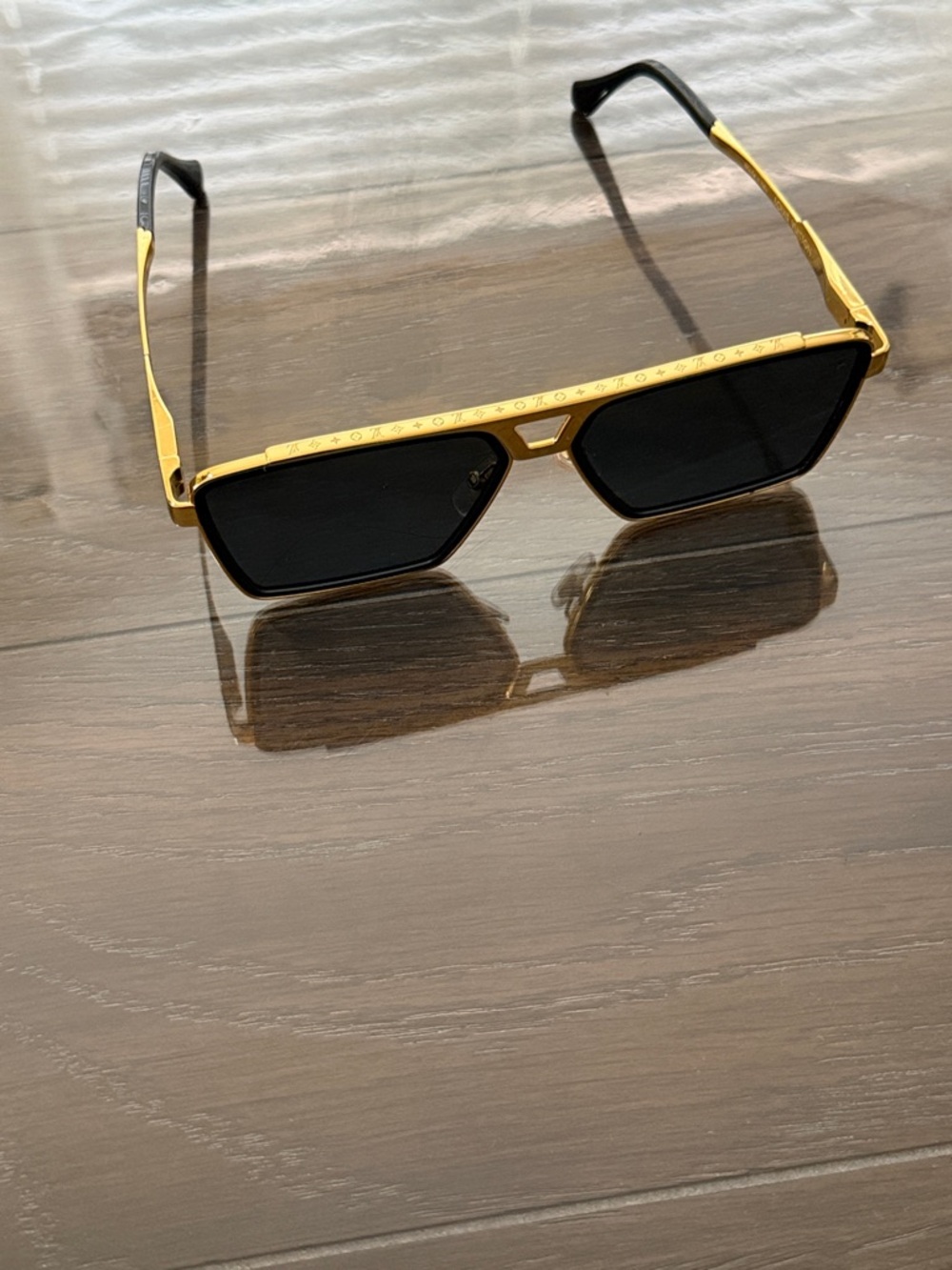 LOUIS VUITTON 1.1 Evidence Metal Square Sunglasses - Picture 9 of 17